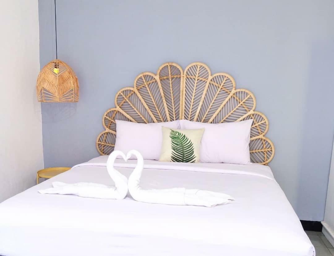 Rarem Bed & Breakfast Bandar Lampung Exterior foto