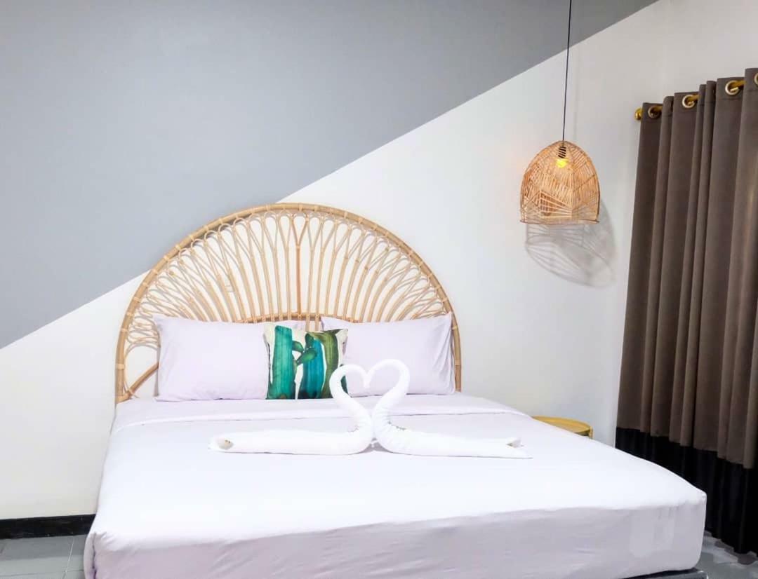Rarem Bed & Breakfast Bandar Lampung Exterior foto