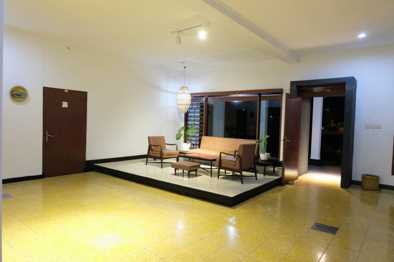 Rarem Bed & Breakfast Bandar Lampung Exterior foto