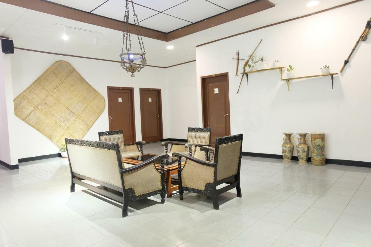 Rarem Bed & Breakfast Bandar Lampung Exterior foto